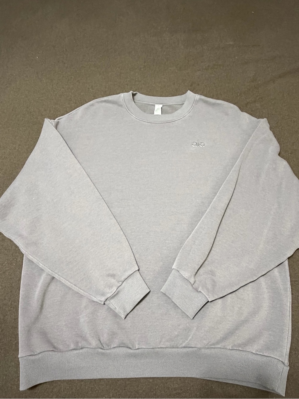 ALO ACCOLADE CREW MEDIUM RARE**